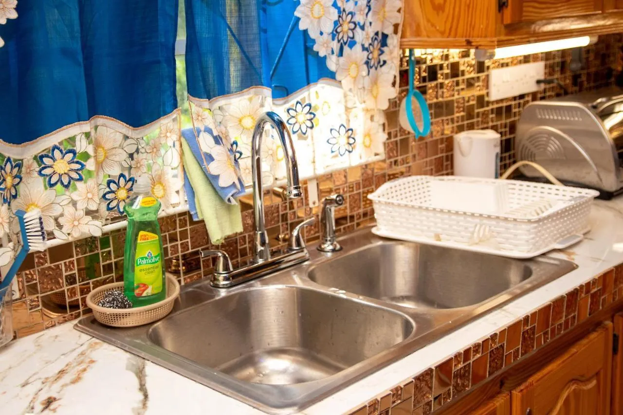 Pri Guest House Arnos Vale Saint Vincent ve Grenadinler