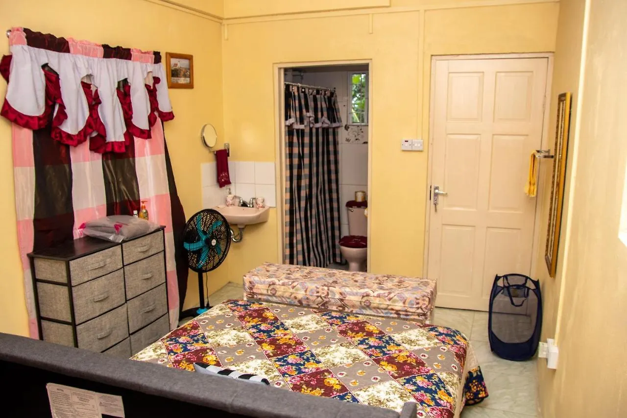 Pri Guest House Arnos Vale 0*,  Saint Vincent ve Grenadinler